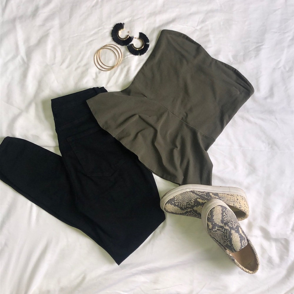 Peplum tune top